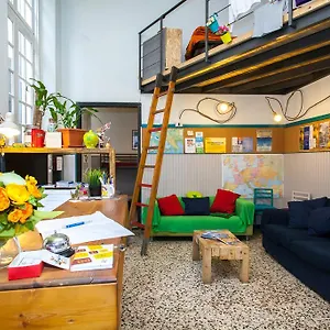  Hostal Ostellin Italia
