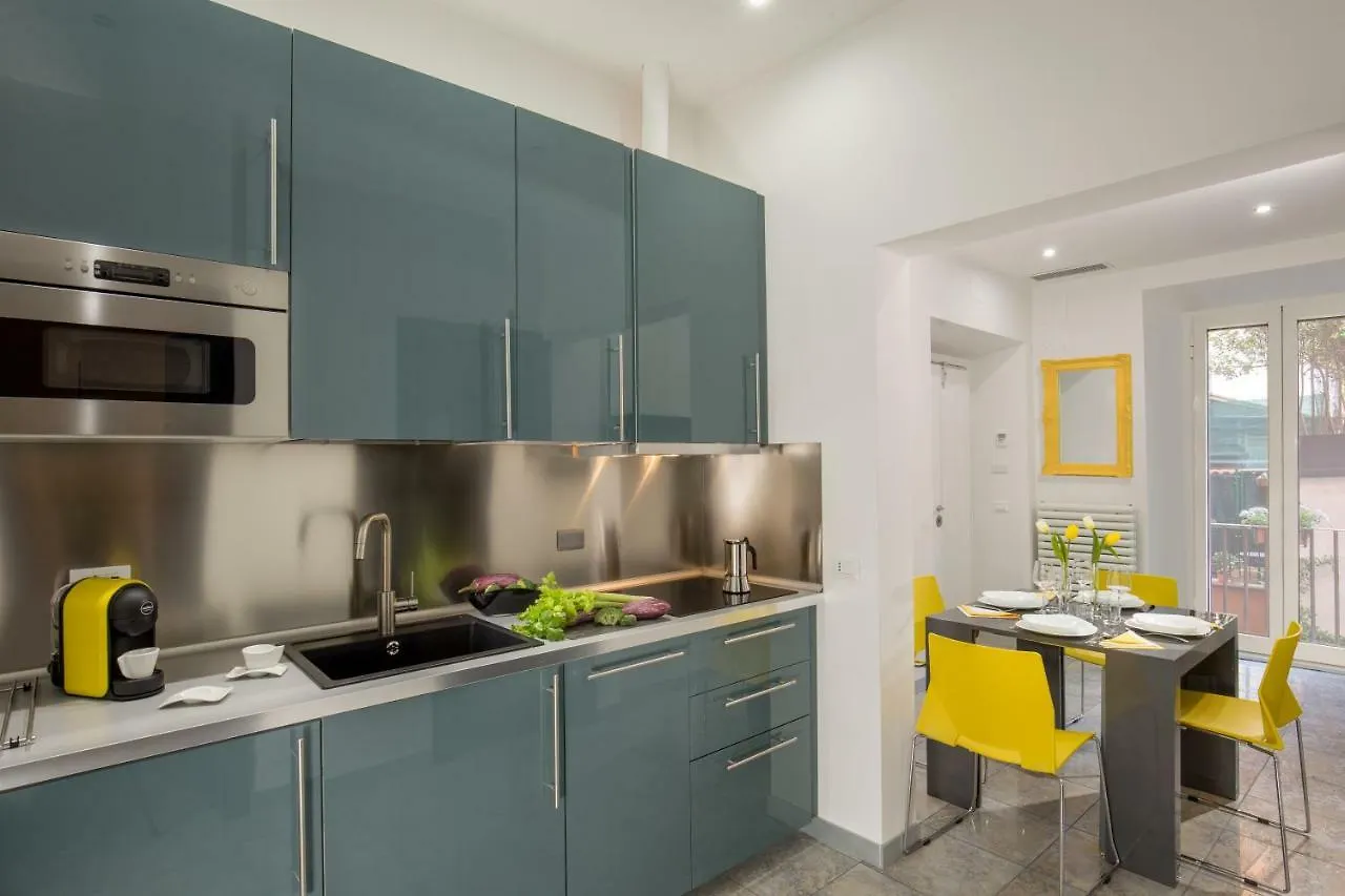 Gcf Luxury Suites, Guest House Roma Italia