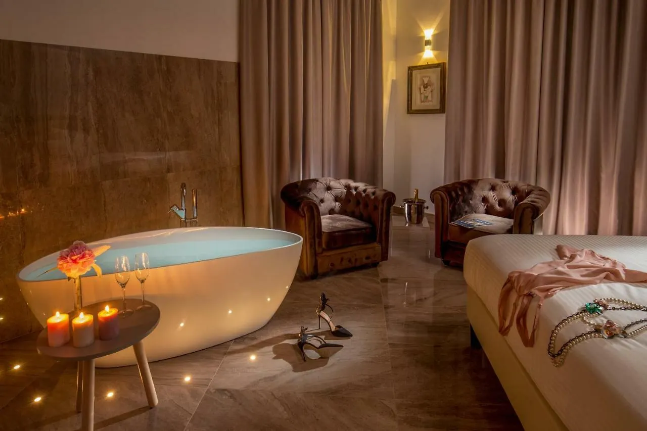 Gcf Luxury Suites, Guest House Roma 2*,